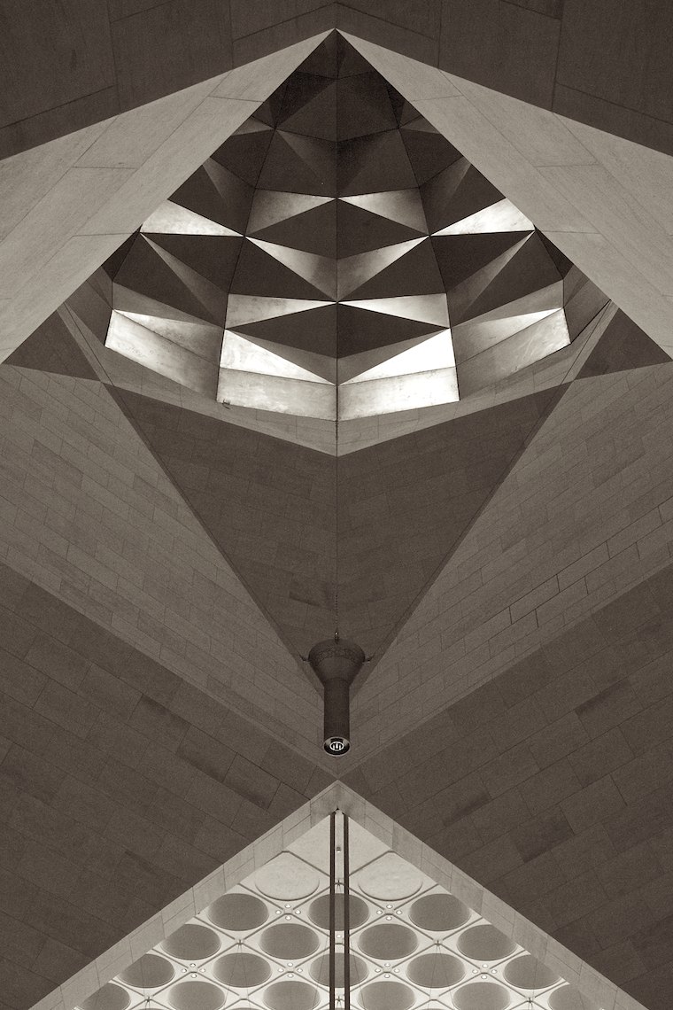 Qatar Doha Museum of Islamic Art interior black and white Dome Geometry
